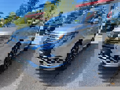 Used 2018 Mitsubishi Outlander GT image 1