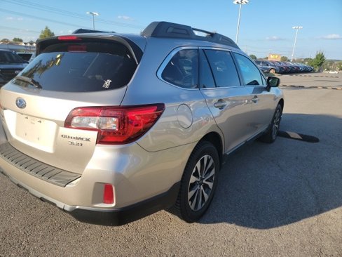 Used 2015 Subaru Outback 3.6R Limited image 4