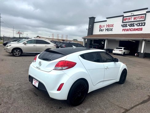 Used 2013 Hyundai Veloster image 15