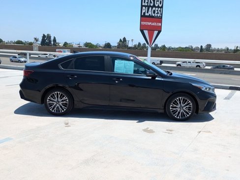 Used 2022 Kia Forte GT-Line w/ GT-Line Technology Package image 4