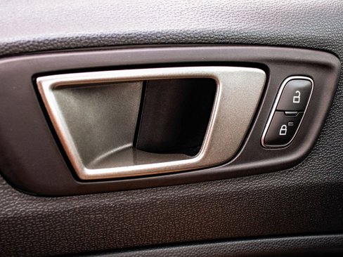 Used 2022 Ford EcoSport SE w/ SE Convenience Package image 9