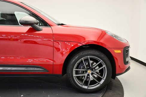 Certified 2025 Porsche Macan Turbo image 15
