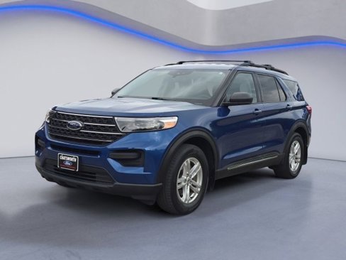 Used 2021 Ford Explorer XLT w/ Class III Trailer Tow Package image 6