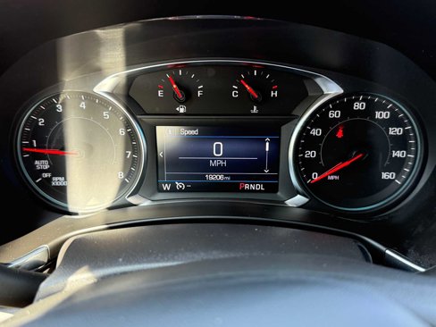 Used 2023 Chevrolet Equinox LT image 46