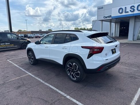 New 2025 Chevrolet Trax RS image 3