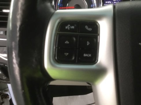 Used 2014 Chrysler Town & Country Touring image 26