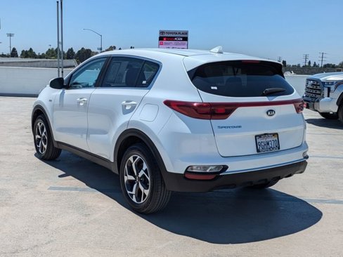 Used 2021 Kia Sportage LX image 11