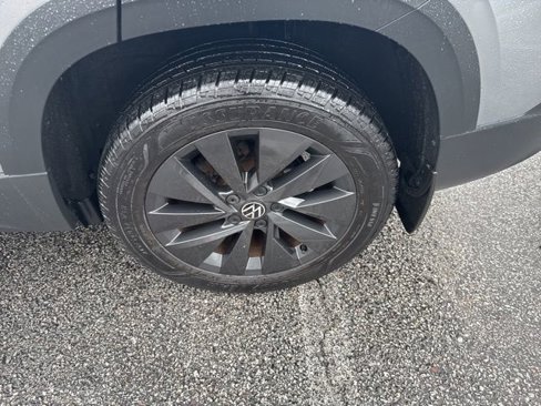 Certified 2023 Volkswagen Taos S image 15