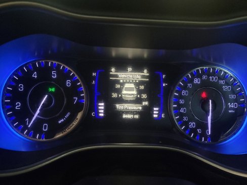 Used 2015 Chrysler 200 Limited image 23