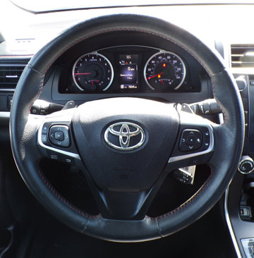 Used 2017 Toyota Camry SE image 11