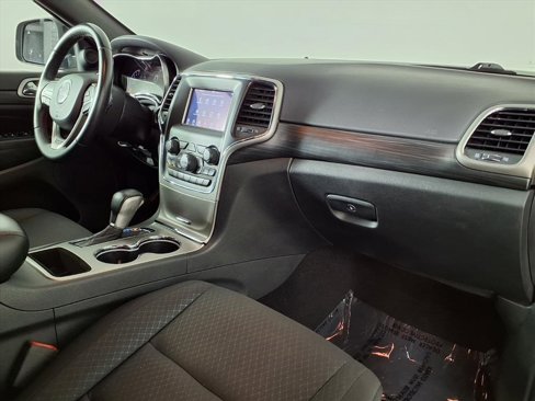 Used 2019 Jeep Grand Cherokee Laredo image 7