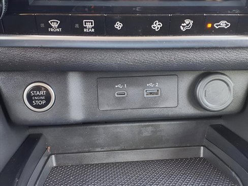 Used 2023 Nissan Rogue SV image 17