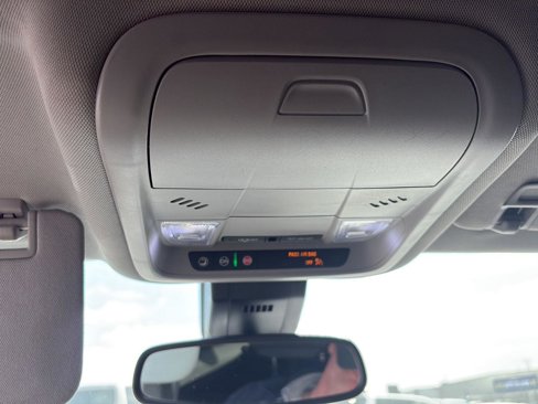 Used 2020 GMC Terrain SLE image 18