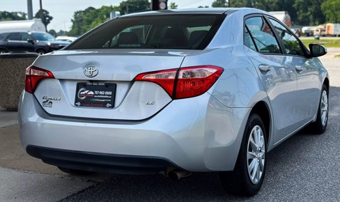 Used 2017 Toyota Corolla LE image 8
