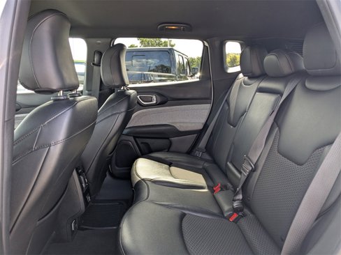 Used 2024 Jeep Compass Latitude image 13
