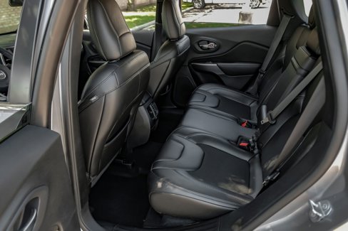 Used 2019 Jeep Cherokee Latitude Plus image 47