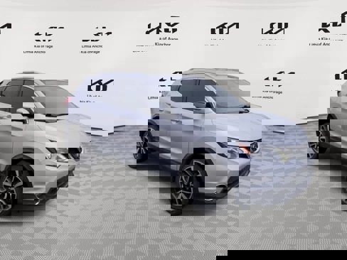 Used 2017 Nissan Rogue Sport SL w/ SL Premium Package image 2