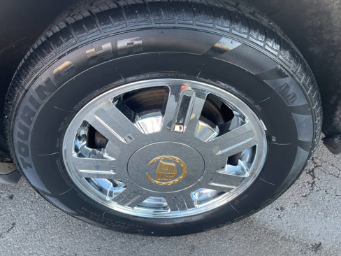 Used 2005 Cadillac De Ville w/ Deville Premium Package image 9