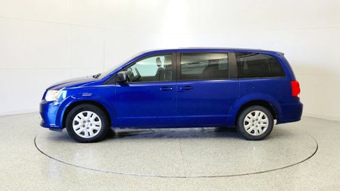 Used 2018 Dodge Grand Caravan SE w/ UConnect Hands-Free Group image 4