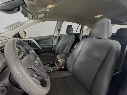 Used 2018 Toyota RAV4 LE image 17