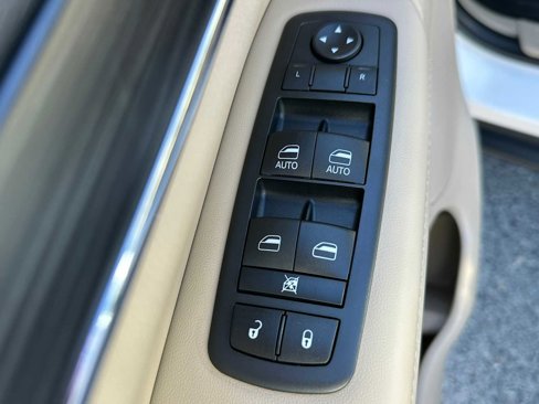 Used 2020 Jeep Grand Cherokee Limited w/ Luxury Group II image 21