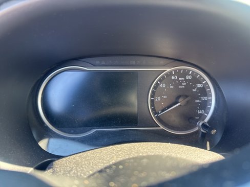 Used 2020 Nissan Kicks SR image 22