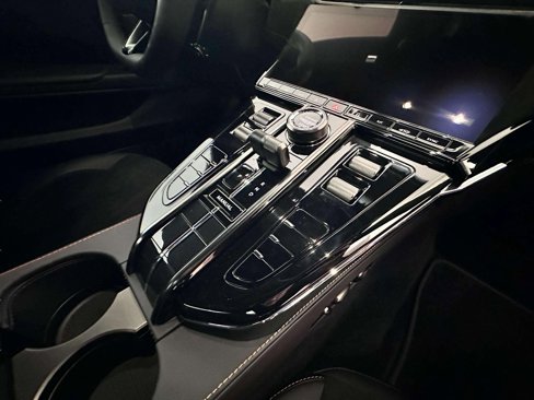 New 2025 Aston Martin V8 Vantage Coupe image 24