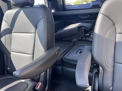 Used 2018 Chevrolet Traverse Premier w/ Redline Edition image 22