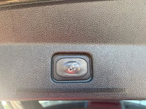Used 2018 Ford Explorer XLT w/ Equipment Group 202A image 11