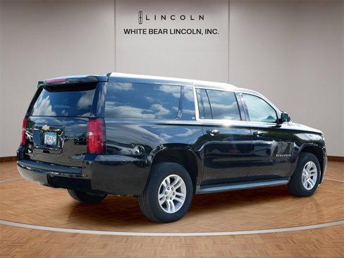 Used 2016 Chevrolet Suburban LT w/ Luxury Package image 16