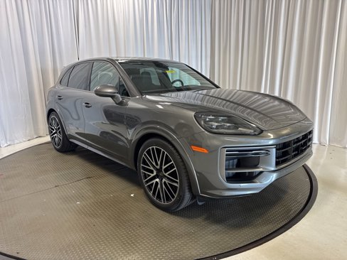 New 2025 Porsche Cayenne Turbo image 33