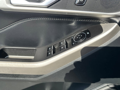 Used 2022 Ford Explorer XLT w/ Equipment Group 202A image 27