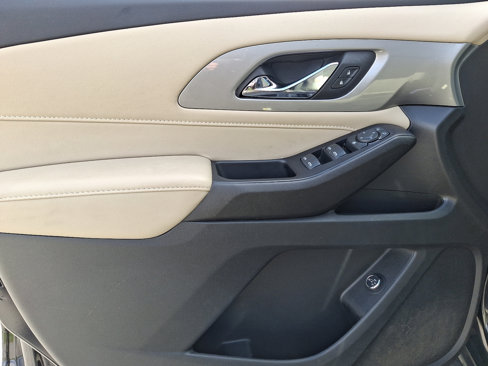 Used 2022 Chevrolet Traverse LT image 13