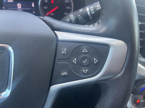 Used 2020 GMC Acadia SLE image 16