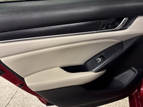 Used 2019 Honda Accord LX image 11