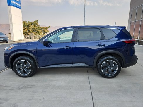 Used 2024 Nissan Rogue SV image 8