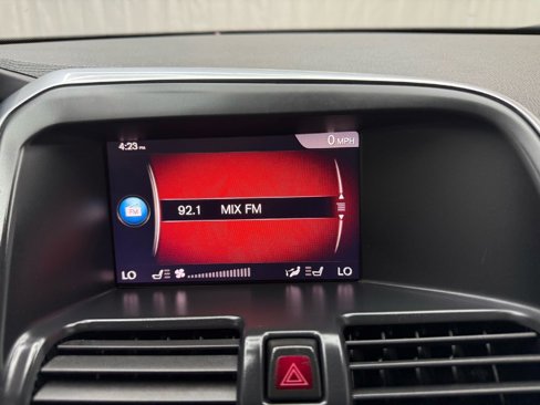 Used 2017 Volvo XC60 T5 Dynamic w/ Preferred Option Package image 18