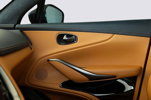 Used 2022 Aston Martin DBX image 23