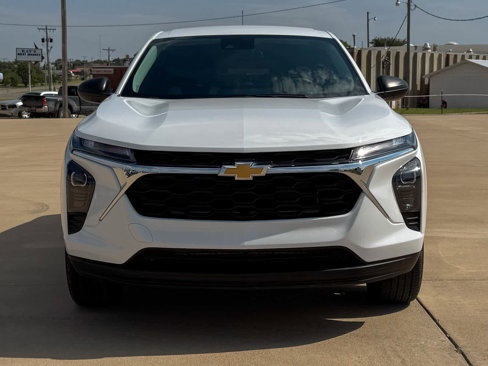 Used 2024 Chevrolet Trax LS image 2
