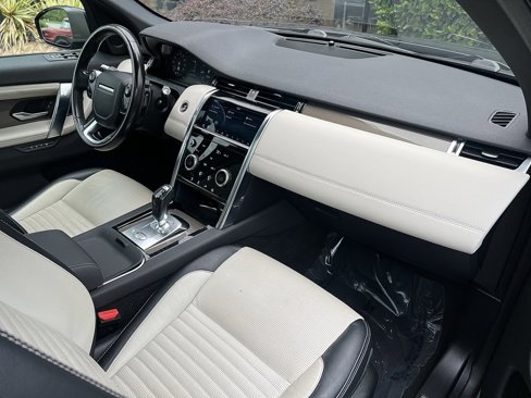 Used 2020 Land Rover Discovery Sport SE R-Dynamic image 29