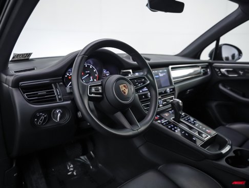 Certified 2022 Porsche Macan S image 4