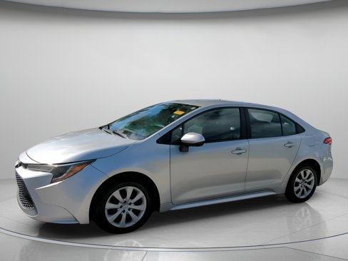 Used 2021 Toyota Corolla LE image 13
