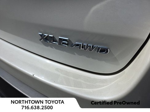 Used 2016 Toyota Highlander XLE image 9