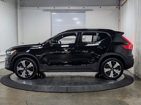 Used 2023 Volvo XC40 Recharge Core image 5