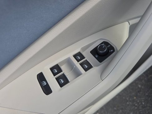 New 2025 Volkswagen Jetta SE image 25