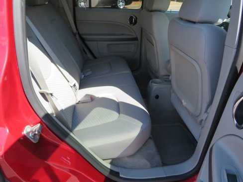Used 2010 Chevrolet HHR LS image 31