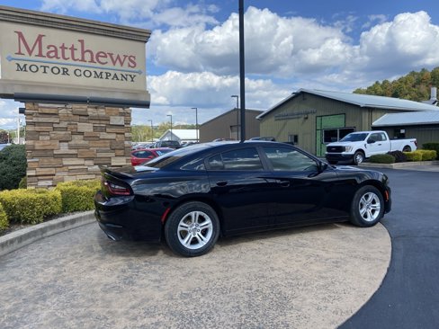 Used 2017 Dodge Charger SE image 5