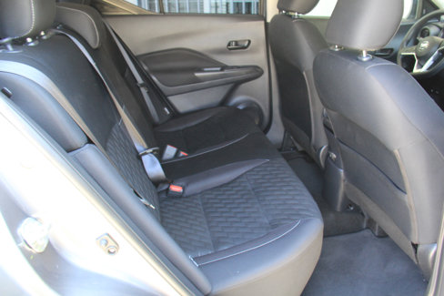 Used 2022 Nissan Kicks S image 28