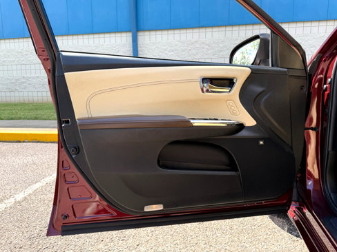 Used 2016 Toyota Avalon XLE Premium image 14