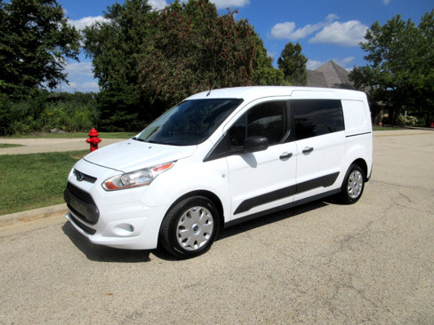 Used 2017 Ford Transit Connect XLT image 2